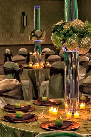 Gorgeous Linens, Floral Arrangements and Copper Chargers at the Red Oak Ballroom A in Fort Worth, Sundance Square
